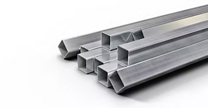 Welche physikalischen und chemischen Eigenschaften hat reines Titan?